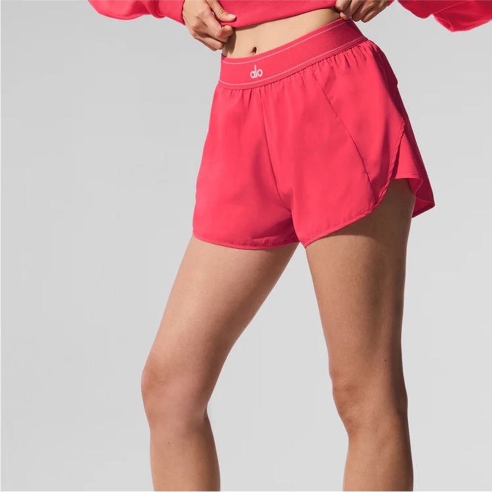 **SOLD**NWT Alo yoga match point short candy red XS - Picture 4 of 7